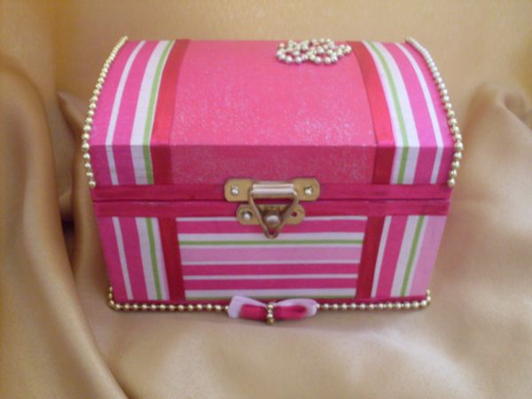 Baú Rosa Listrado